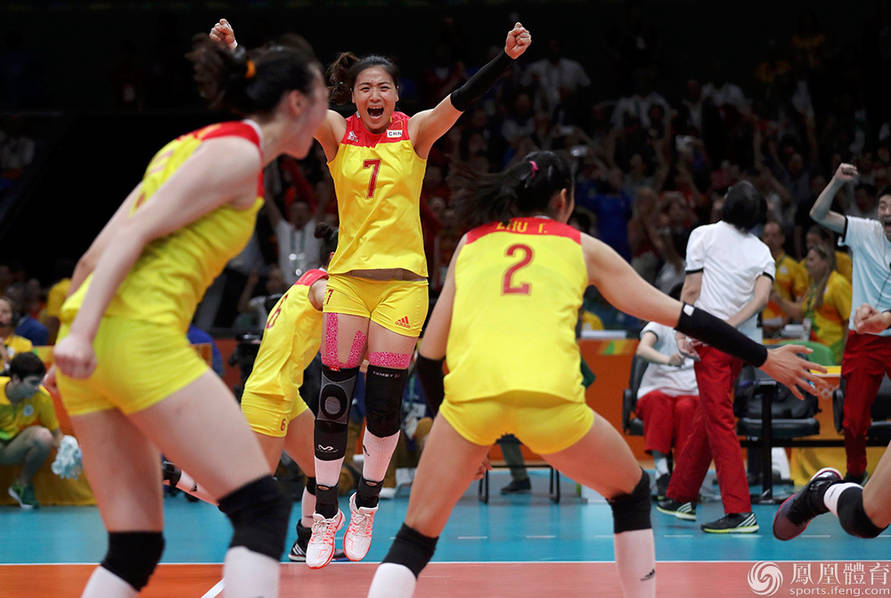 中国女排3-1战胜塞尔维亚 时隔12年奥运再登顶