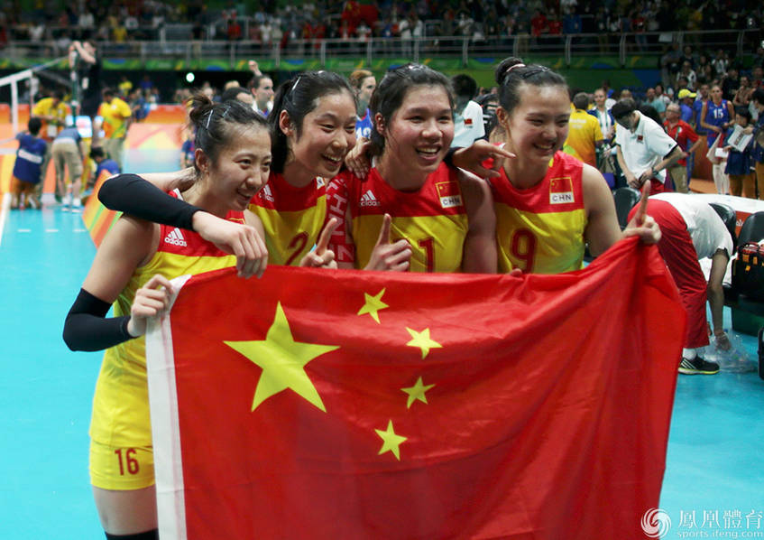 中国女排3-1战胜塞尔维亚 时隔12年奥运再登顶